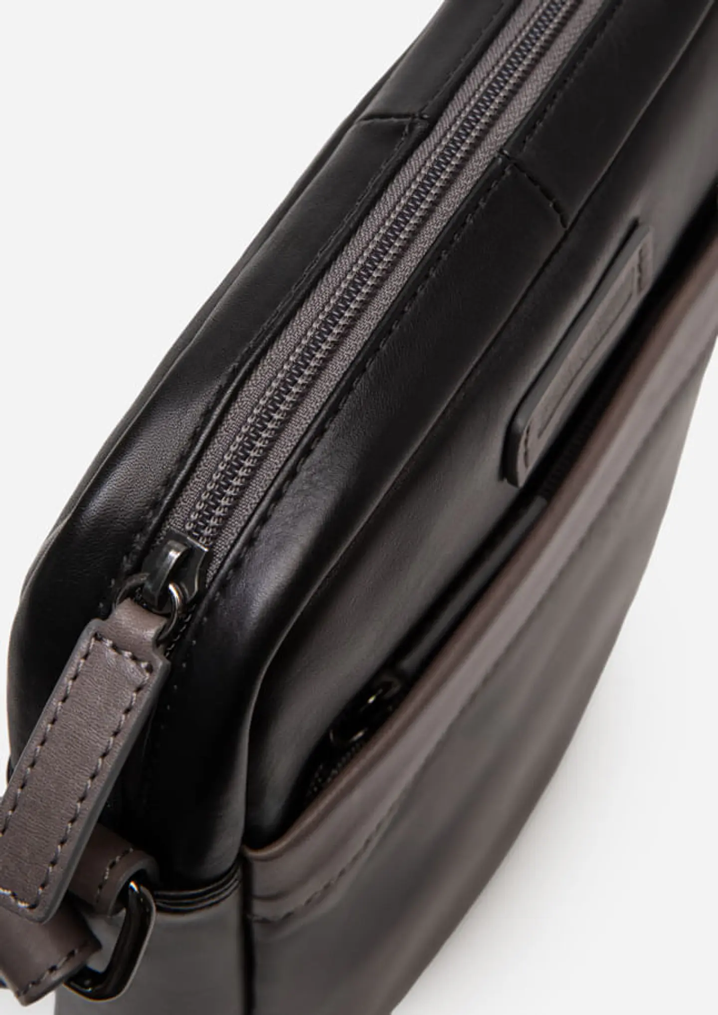 Morral Cuero Urban Feel 17