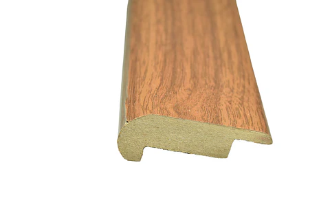 Canto Peldaño Folio Nogal 20x48 mm x 2.4 m 