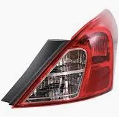 FAROL TRASERO DERECHO NISSAN VERSA 12-19