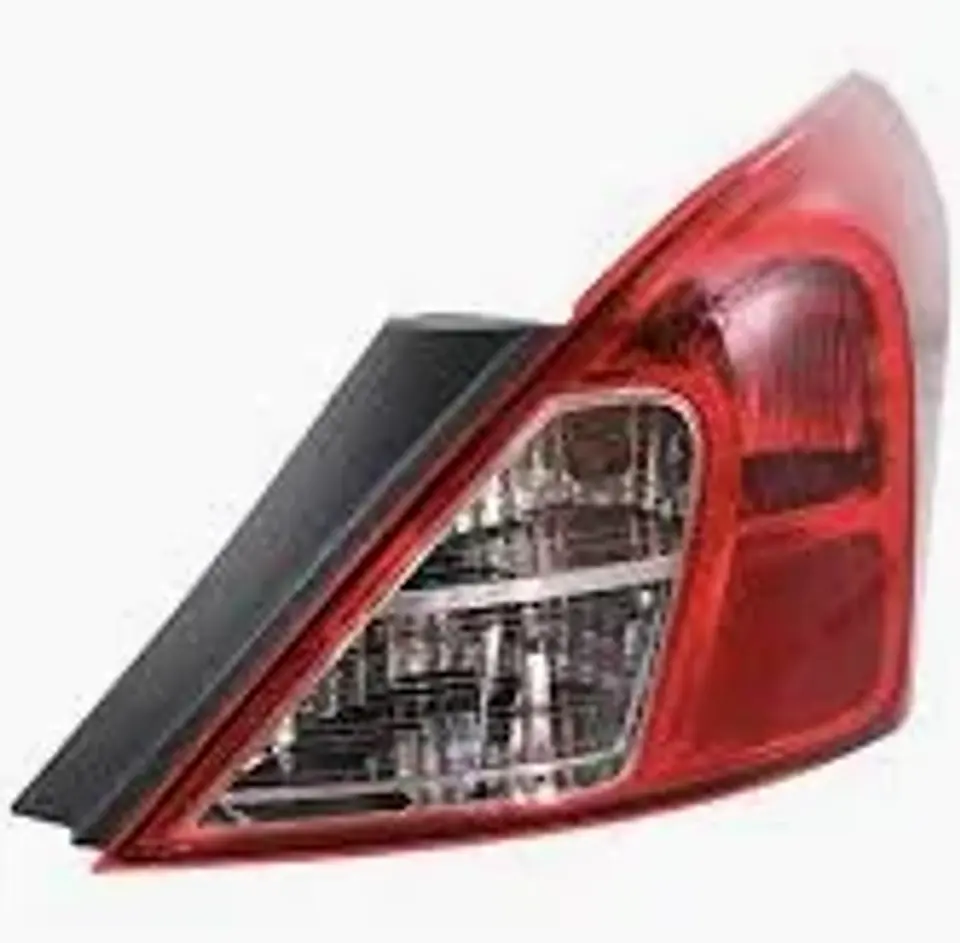 FAROL TRASERO DERECHO NISSAN VERSA 12-19 1