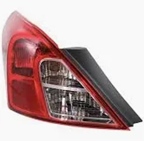 FAROL TRASERO IZQUERDO NISSAN VERSA 12-19