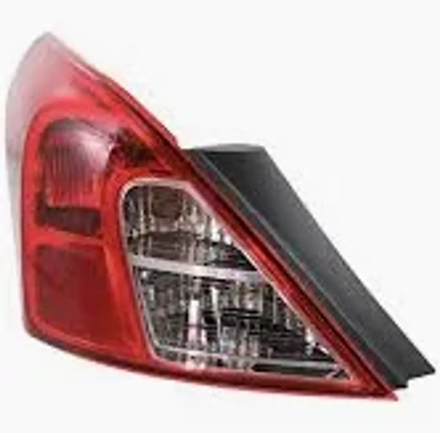 FAROL TRASERO IZQUERDO NISSAN VERSA 12-19 1