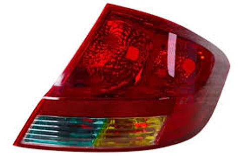 Farol Chevrolet Sail Clasic Verde/Amarillo RH 11-17