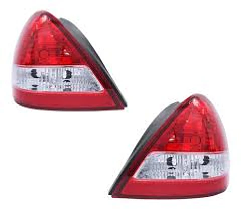 Farol Nissan Tiida LH 05-16