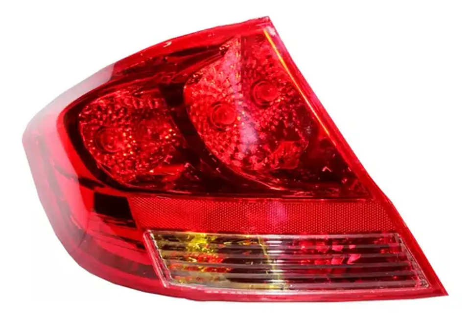 Farol Chevrolet Sail Clasic Verde/Amarillo LH 11-17 1