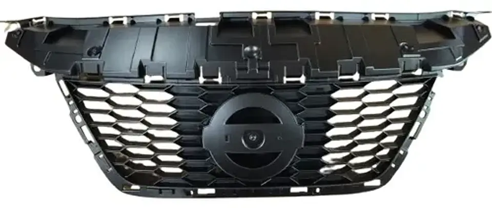 MASCARA NISSAN VERSA 2020-2025  1