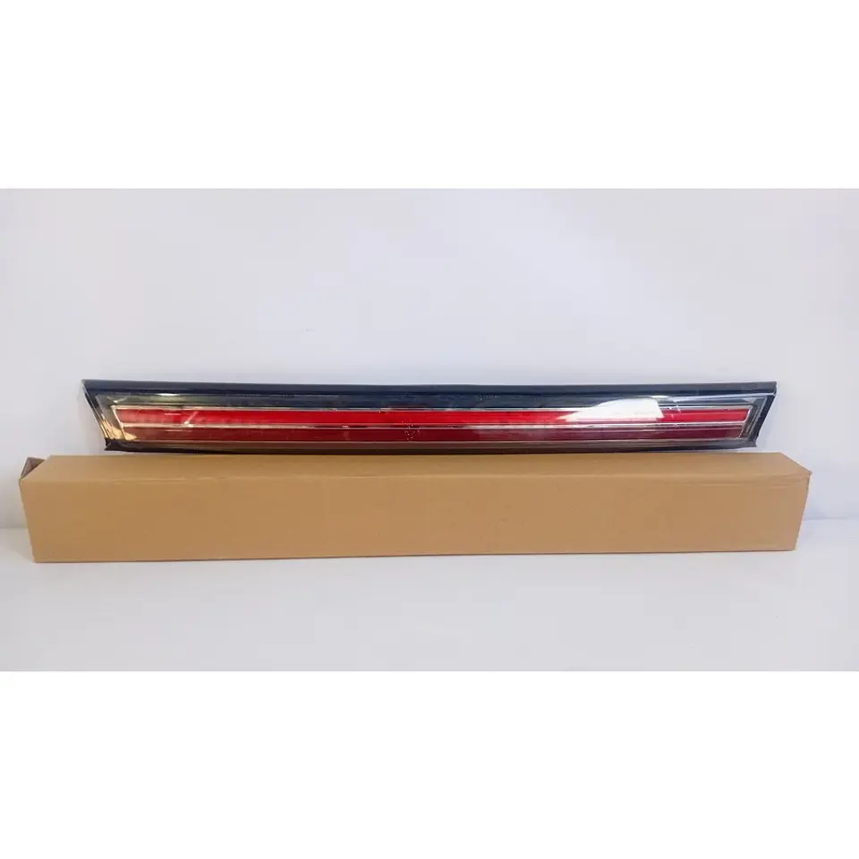 Embellecedor Reflectante Portalon Para DFM SX6 1.6 1