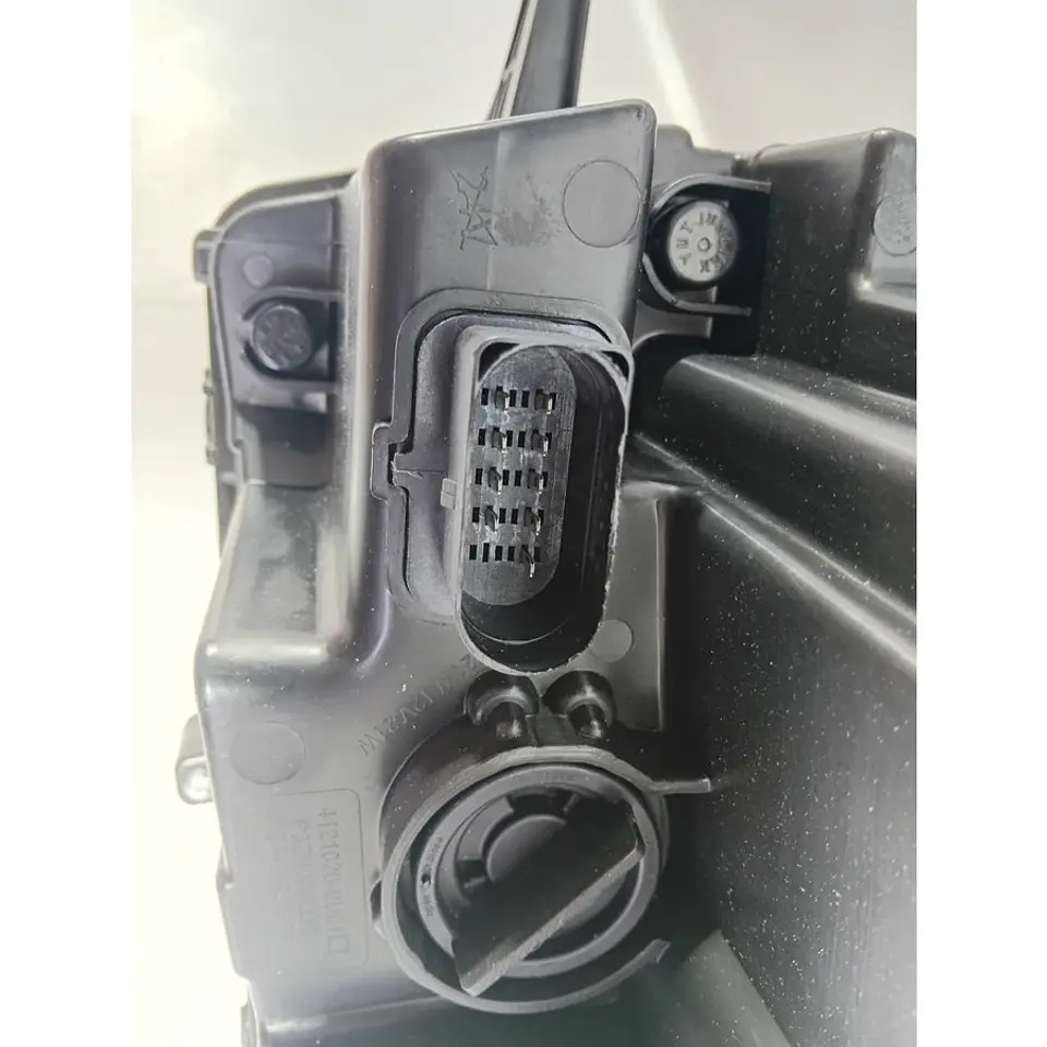 Optico Derecho (Rh) (Con Led 9 Pines) Para Changan Hunter 1.9 3