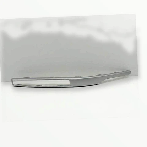 Moldura Bisel Neblinero Delantero Derecho (Rh) Gris Chery Tiggo 3 2020-2024