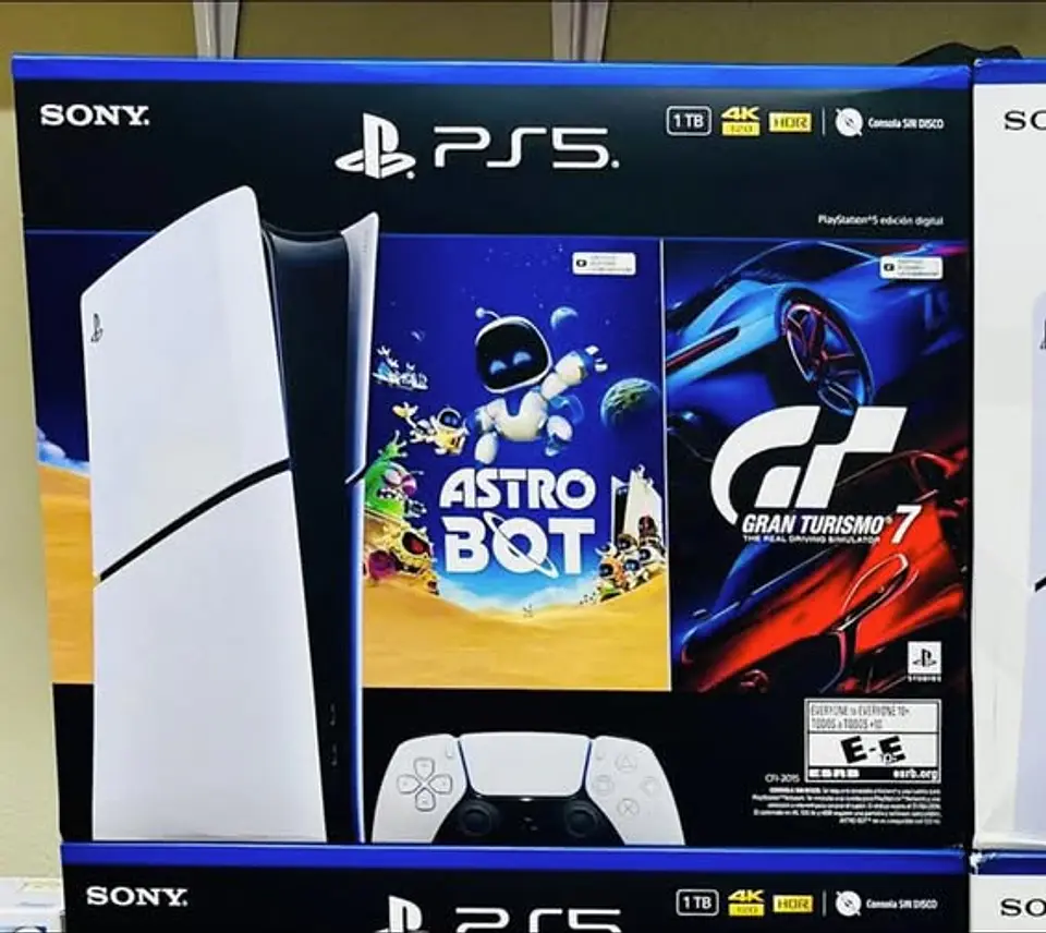 Ps5 Slim + astro bot / gran turismo 2