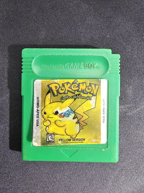 Pokemon amarillo(generico)