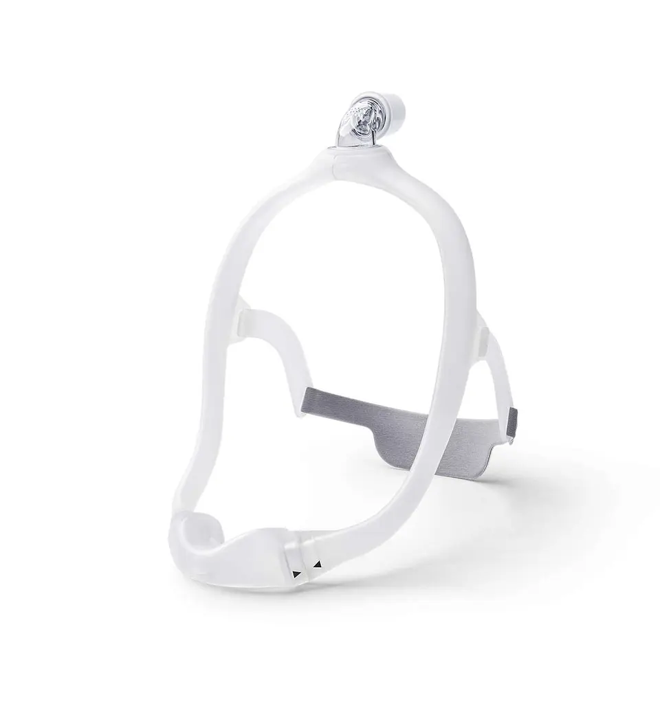 Máscara CPAP nasal Philips Respironics DreamWear debajo de la nariz. 1