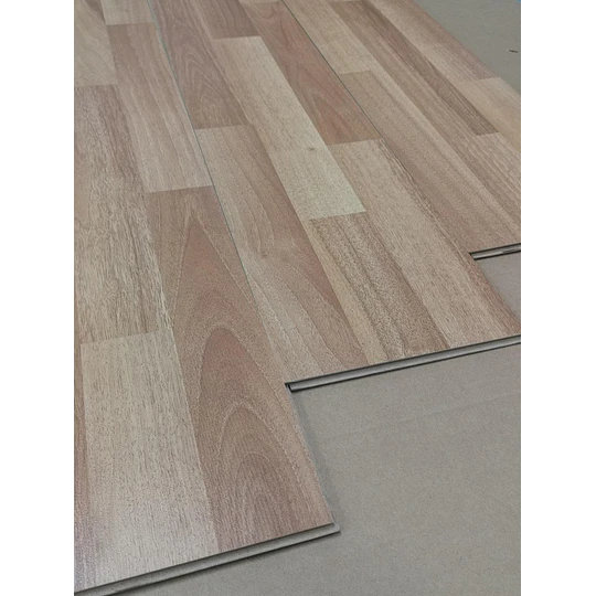 Piso Flotante Nogal 8.3mm