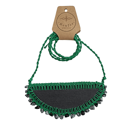 Collar Jeans bordado con piedra Obsidiana nevada - Diseño único hecho a mano