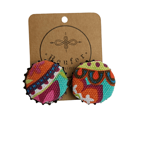 Aros diseño único hecho a mano - Tapitas metálicas con telas