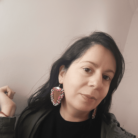 Aros Cuero y  tela bordada - Diseño único hecho a mano 