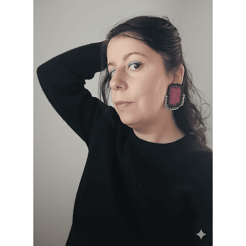 Aros Jeans burdeo bordado mostacillas - Diseño único hecho a mano 