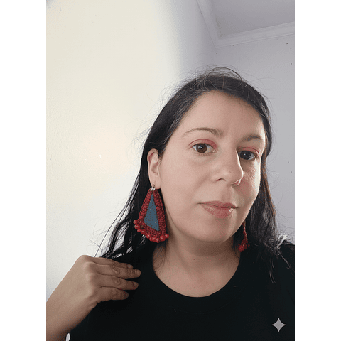 Aros de jeans bordados con maderitas - Diseño único hecho a mano  