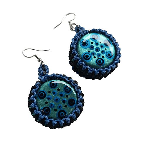 Aros diseño único hecho a mano - Tapitas pintadas a mano