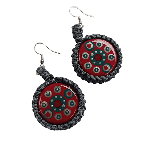 Aros hechos a mano diseño único - Tapitas pintadas a mano