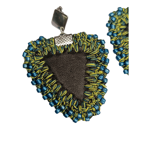 Aros diseño único hecho a mano - Ecocuero bordado mostacilla - 068