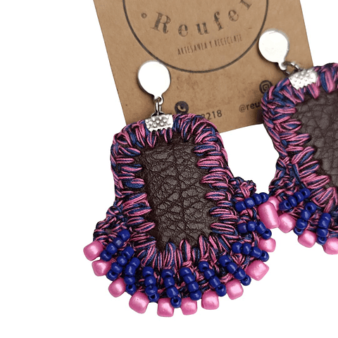 Aros ecocuero bordados con mostacillas - Diseño único hecho a mano - 092