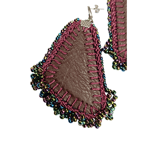 Aros ecocuero bordado mostacillas - Diseño único hecho a mano - 104 