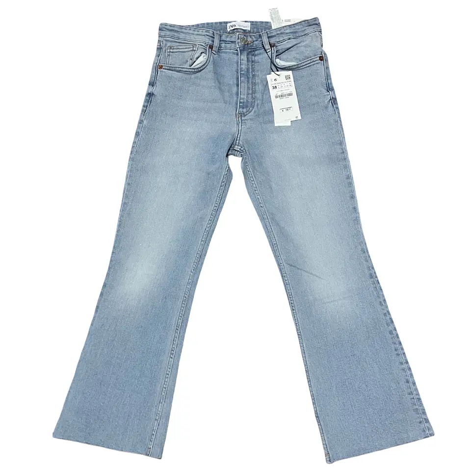 ZARA · Jeans celeste claro 36 - 38 1