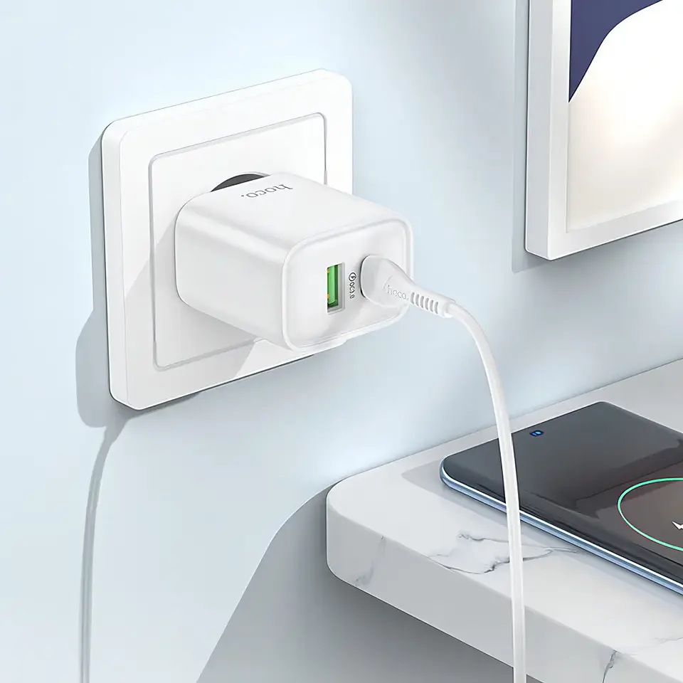 Cargador HOCO DC68 25W USB + USB-C Carga Rápida Certificado Blanco 2
