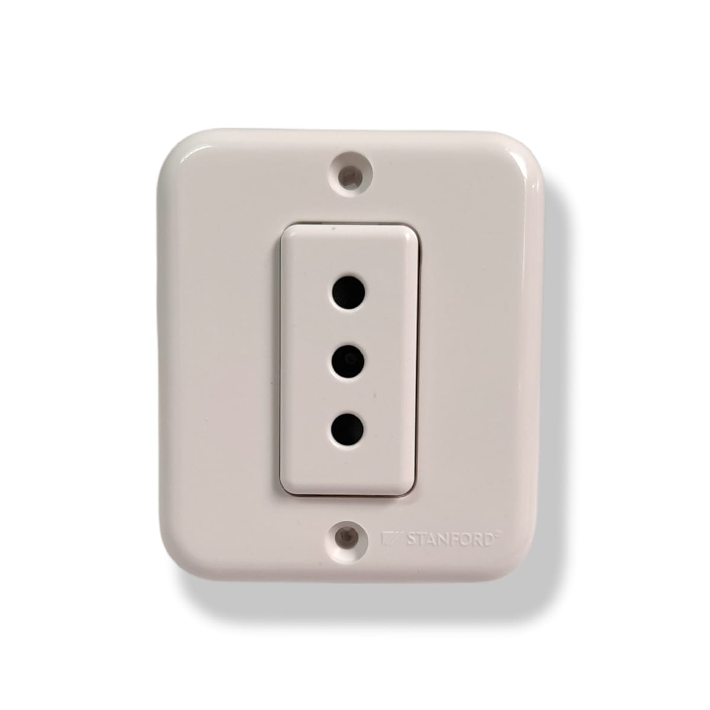Enchufe Simple S/P 10A 250V Stanford 3