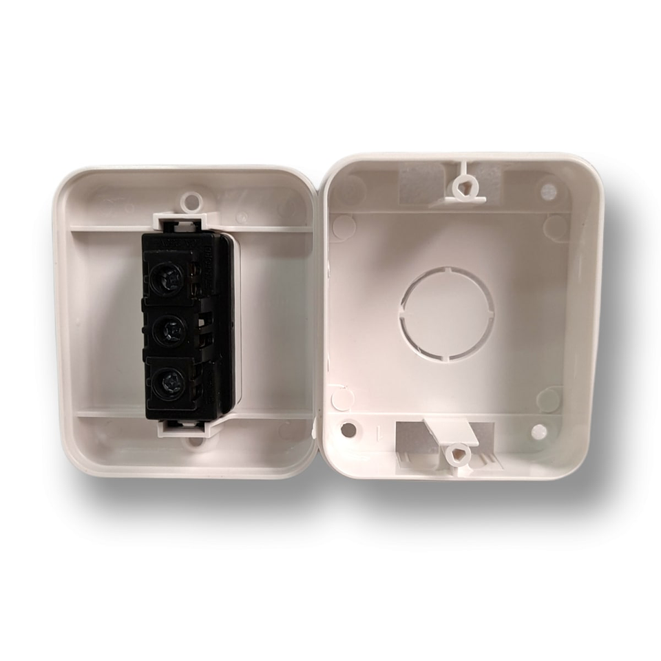 Enchufe Simple S/P 10A 250V Stanford 4