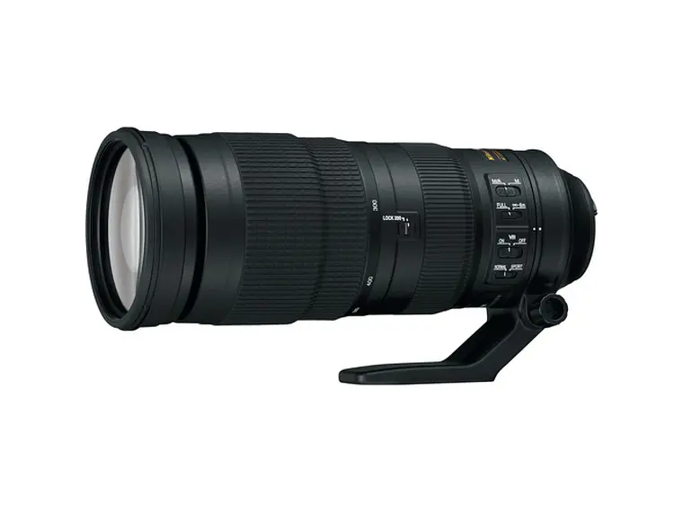 AF-S NIKKOR 200-500mm f/5.6E ED VR  1