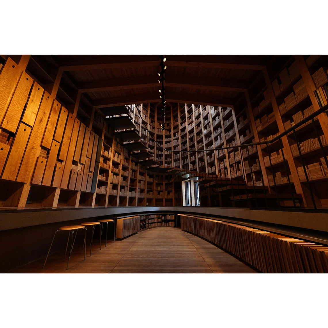 Lente Sony  E PZ 10-20mm F4 G 8