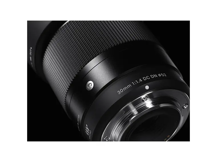 Sigma 30mm F/1.4 DC DN Sony 2