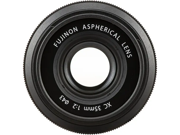 Fujifilm XC 35mm F2 Black 3