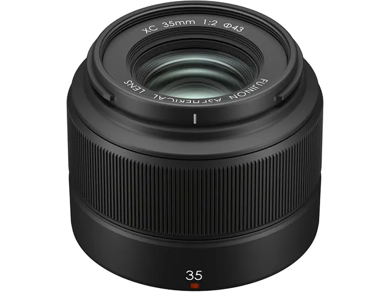Fujifilm XC 35mm F2 Black 4
