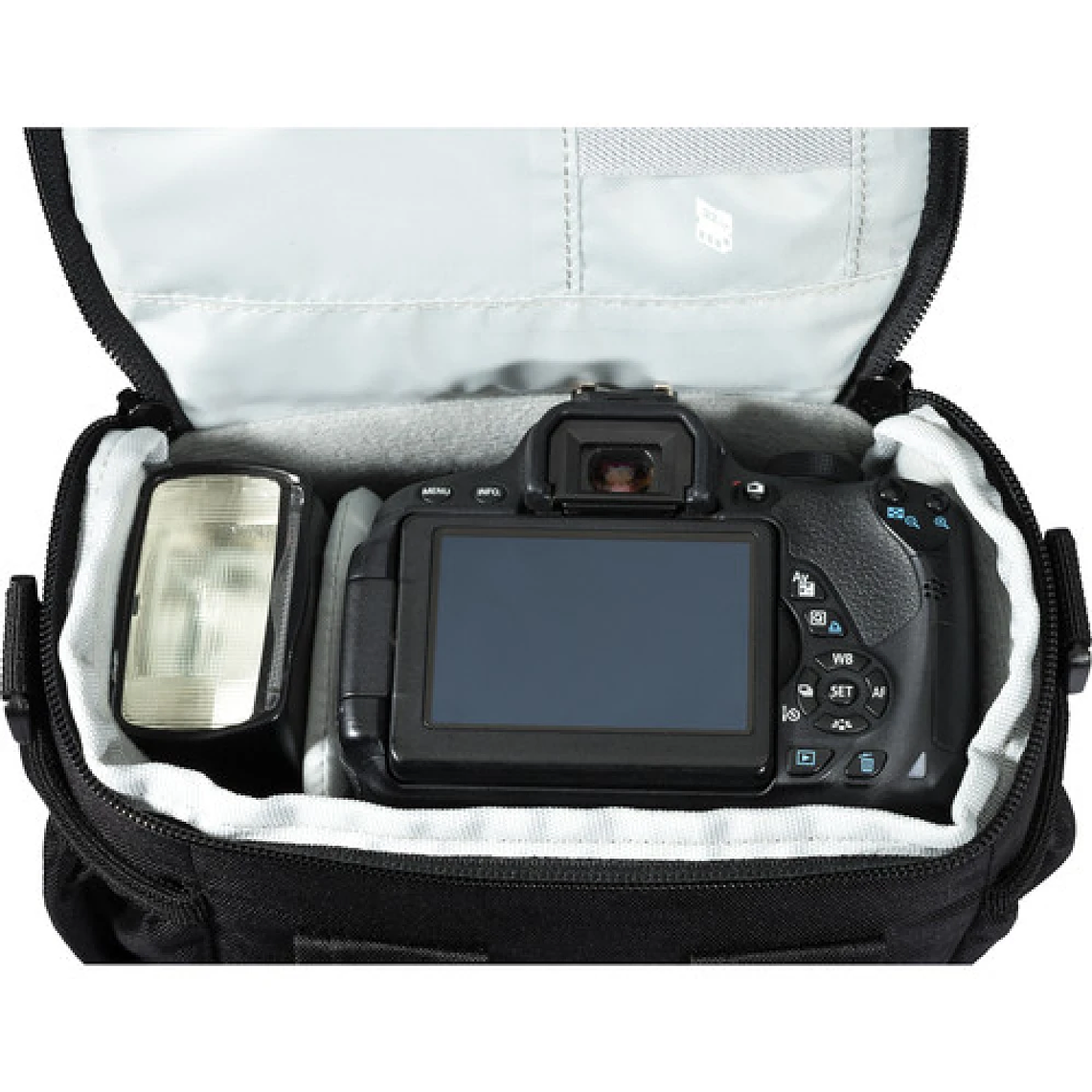 Lowepro Adventura SH 140 II 4