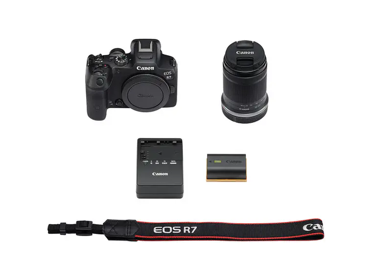 Camara Canon EOS R7 18-150 IS STM 5