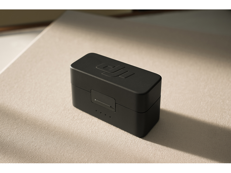 DJI Mic Mini (2 TX + 1 RX + Charging Case)	 6