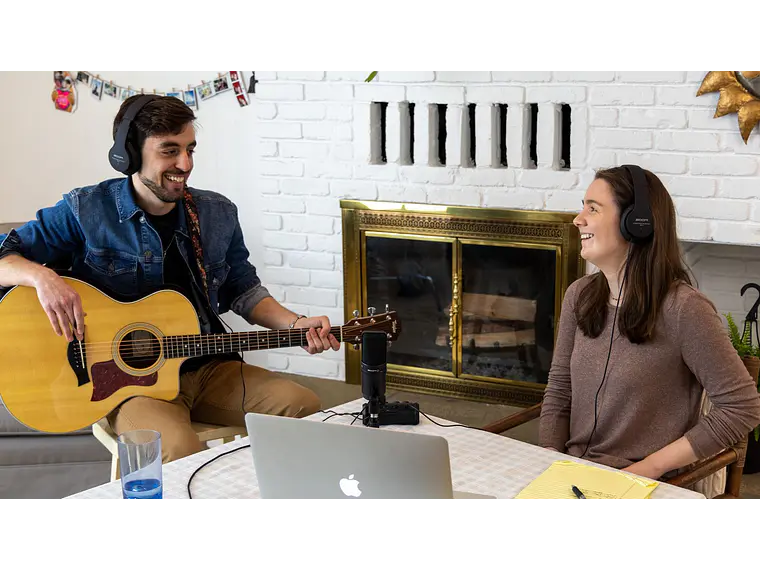 ZUM-2PMP Pack de Podcast Con Audífonos y Micrófono USB 7