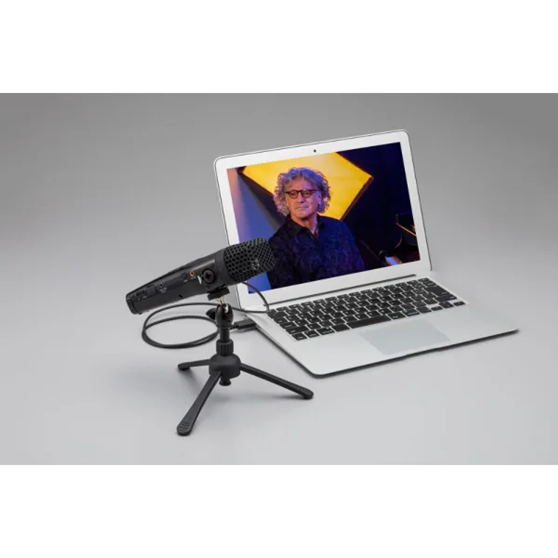 Zoom M4 Grabadora y Micrófono de Mano de 4 Canales 3