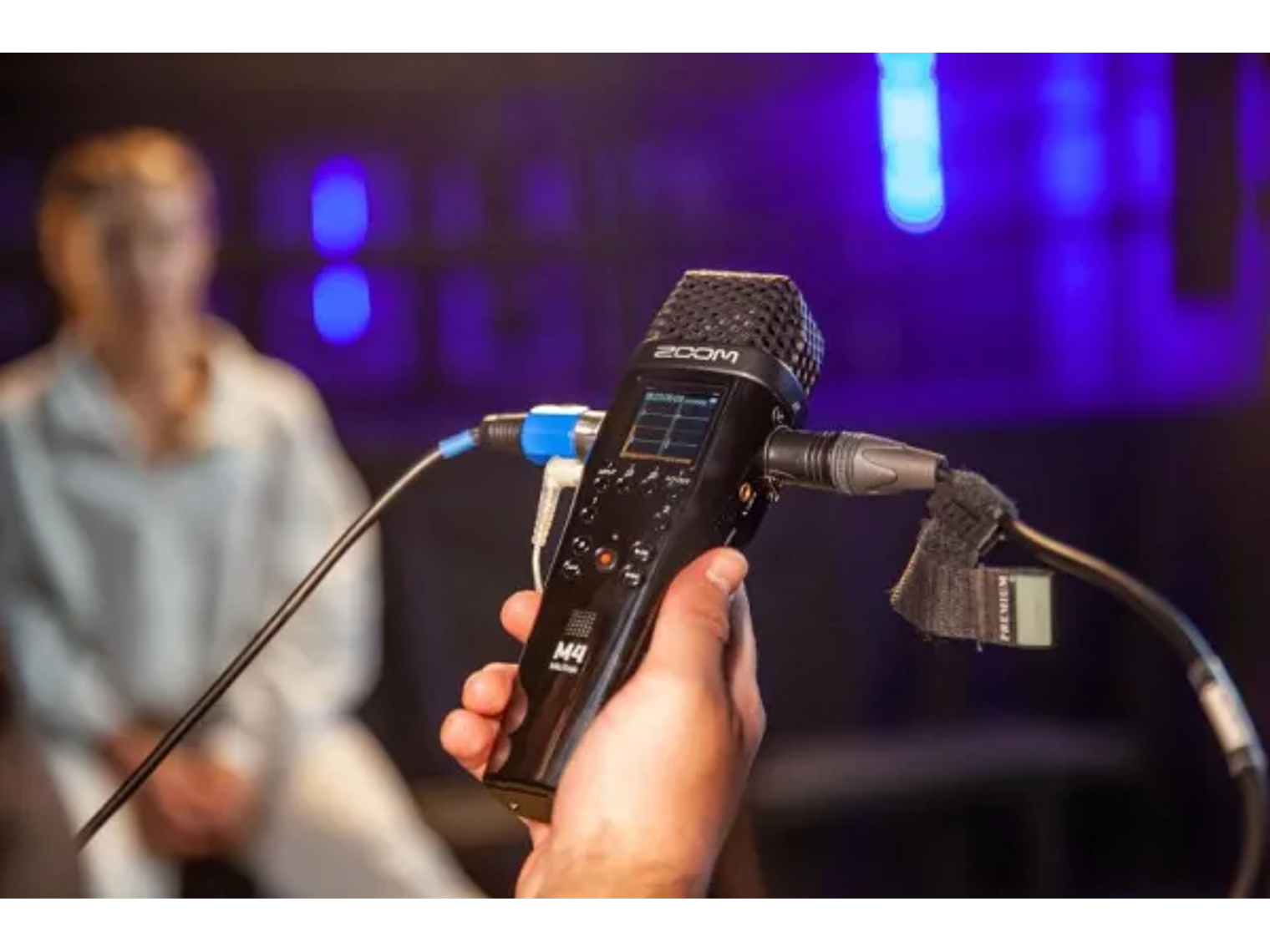 Zoom M4 Grabadora y Micrófono de Mano de 4 Canales 5
