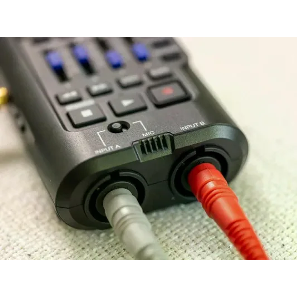 Zoom R4 Grabadora Multitrak 32bit Flotantes 2