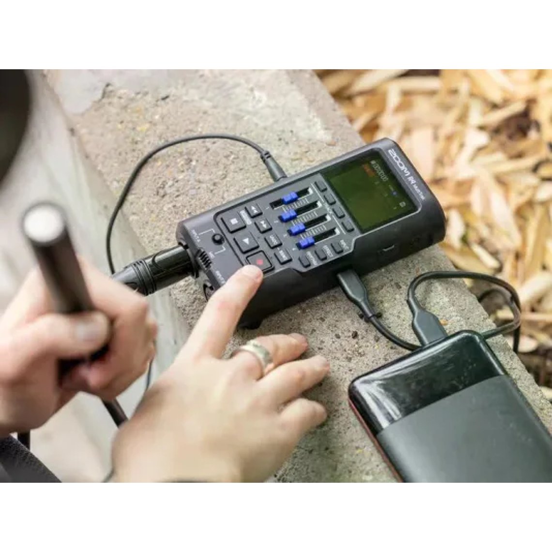 Zoom R4 Grabadora Multitrak 32bit Flotantes 3