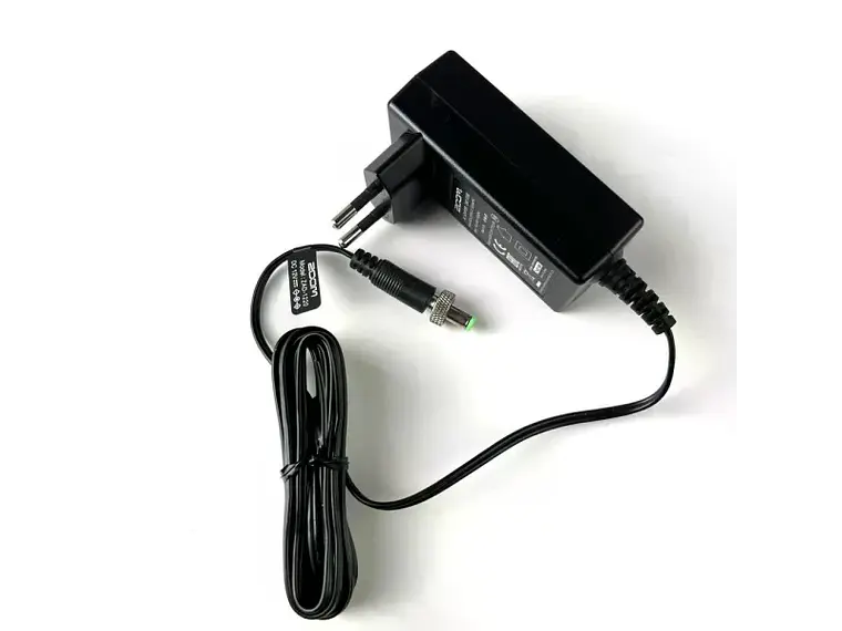 Zoom ZAD-1220E Adaptador de Corriente 12V 2A Compatible Con R20 1