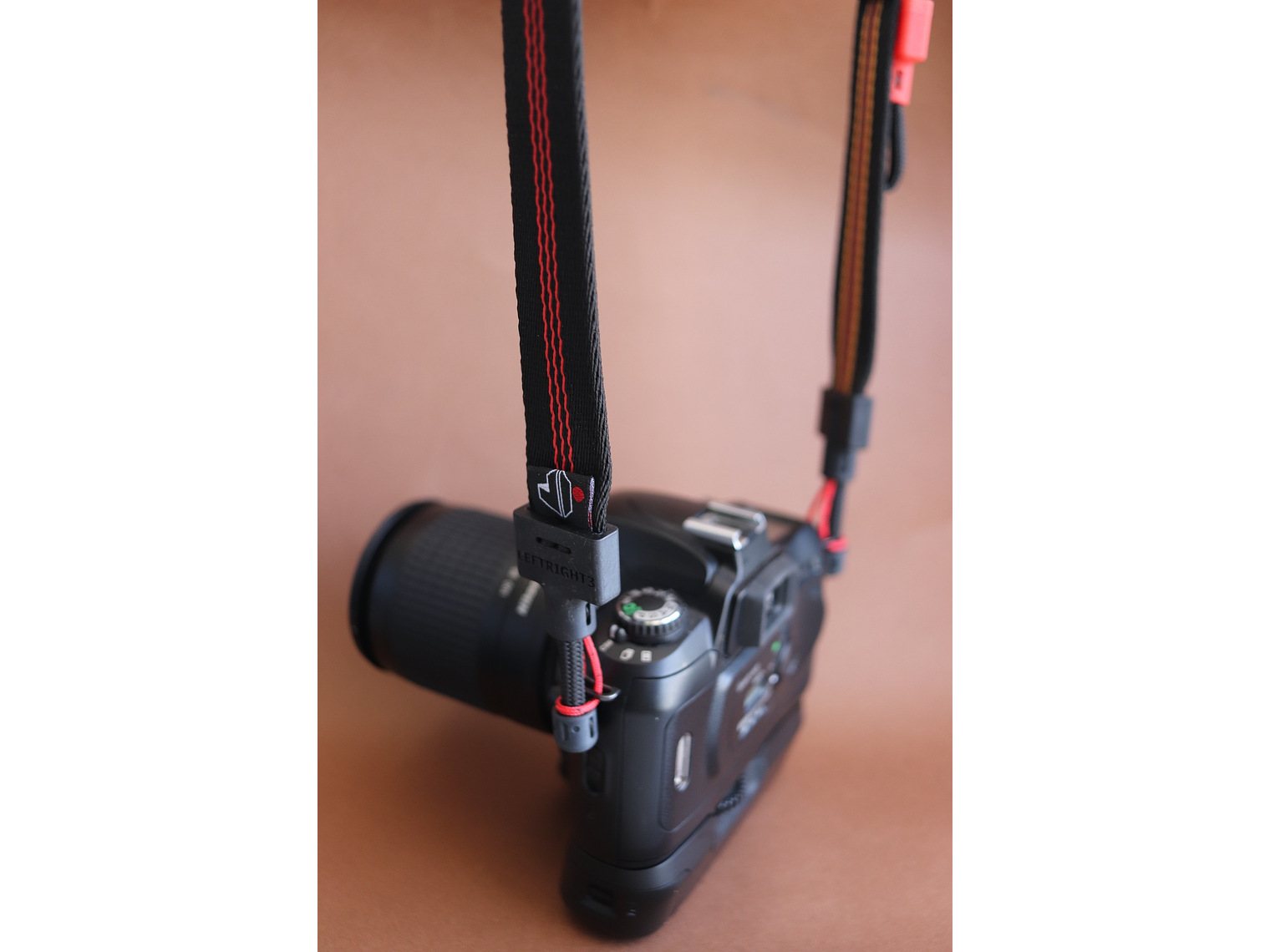 LEFTRIGHT3 Correa de cuello 3