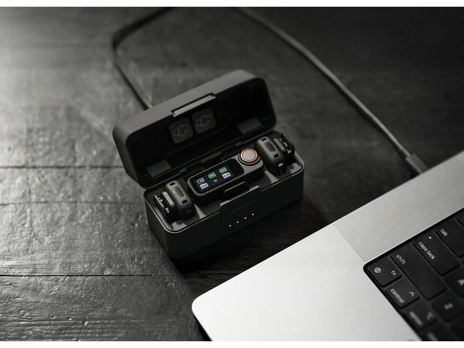 DJI Mic 3 (2 TX + 1 RX + Charging Case) 2