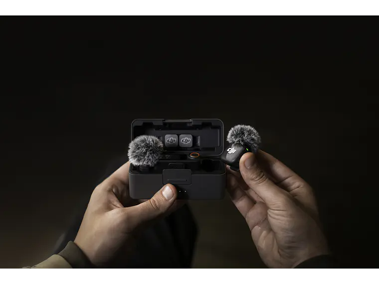 DJI Mic 3 (2 TX + 1 RX + Charging Case) 9