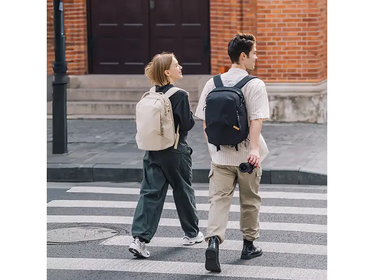 PGYTECH Mochila OneGo Lite 22L - Matte Black 2