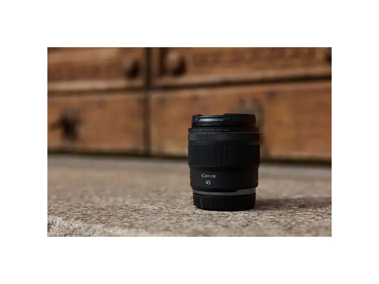 Canon RF 45mm f/1.2 STM 5